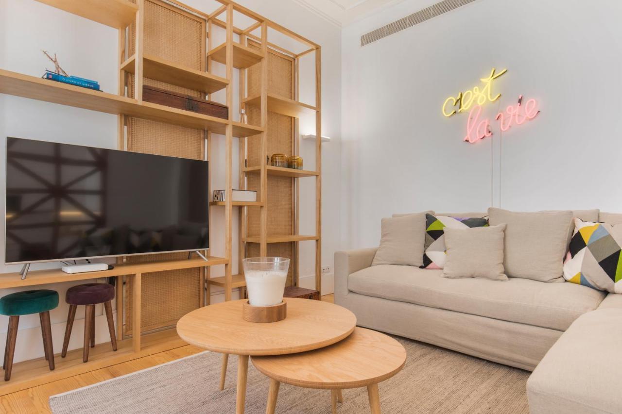 Charming Apartment In Baixa Chiado Lisbon Exterior photo